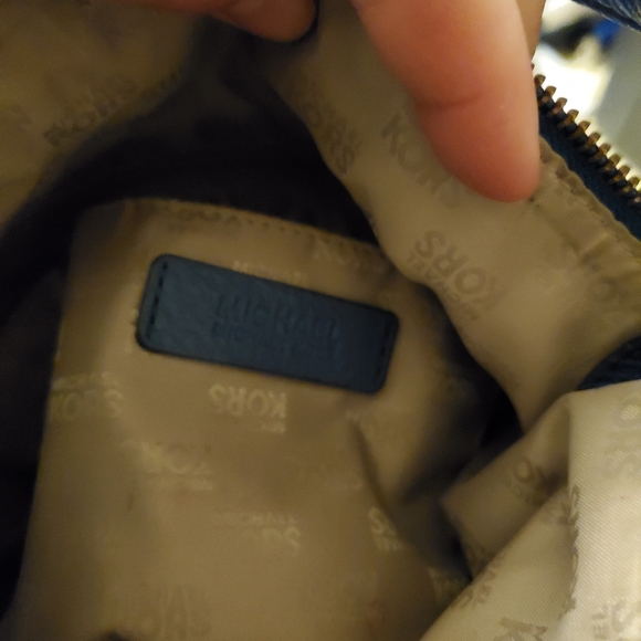 Michael Kors pocketbook and wallet - Picture 8 of 10